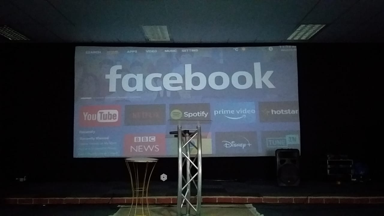 5m x 2.5m Projector Screen